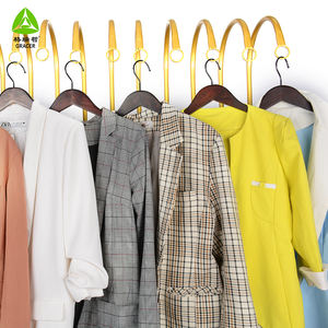 Balles de <span class=keywords><strong>blazer</strong></span> usagés mixtes provenant du Royaume-Uni Vêtements d'hiver quantité minimale de commande 45kg - Product Image 3