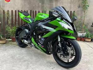 Motocicleta Deportiva Kawasaki ZX-6R 636cc de Gasolina, Motor de Cuatro Cilindros en Línea, Refrigeración Líquida, KIBS, ABS, DOHC, 16V, para Pista y Uso Diario - Product Image 1