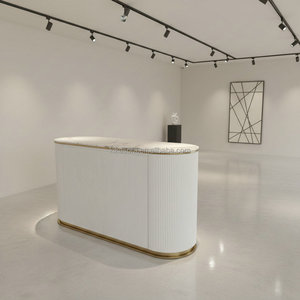 طاولة بوفيه عصرية بتصميم نورديك قابلة للتخصيص مع قاعدة من الفولاذ المقاوم للصدأ الذهبي وإطار خشبي أبيض وسطح من الحجر المتكلس - Product Image 6