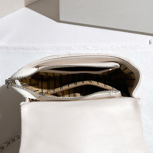 Sac carré matelassé en cuir véritable pour femme - Sac à bandoulière avec chaîne de perles pour l'été, élégant et polyvalent - Product Image 6