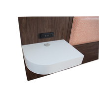 Tête de lit sur mesure King Queen Size en MDF avec panneaux rembourrés roses et tables de chevet intégrées pour Hampton Inn