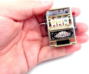 Mini Breloques Kawaii <span class=keywords><strong>Casino</strong></span> avec Rouleaux Dorés/Argentés, Cadeaux de Fête, Cadeaux de Remise de Diplôme, Vente en Gros, Porte-clés <span class=keywords><strong>Machine</strong></span> à <span class=keywords><strong>Sous</strong></span> Las Vegas - Product Image 3