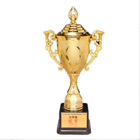 Le trophée en plastique de modèle de gloire de vente directe de fabricant de Wenzhou peut personnaliser le prix abordable de logo de base de trophée