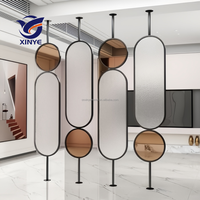 Fabrication Conception personnalisée Rotatif Fer Métal Verre Écran Cloison Décoration Trennwand Séparation Murale Séparateur de Pièce