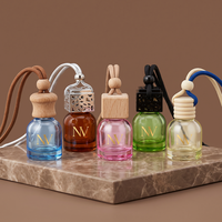 Bouteille de parfum pour voiture en verre coloré avec bouchon en bois naturel, diffuseur de parfum auto vide, petit flacon en verre à suspendre