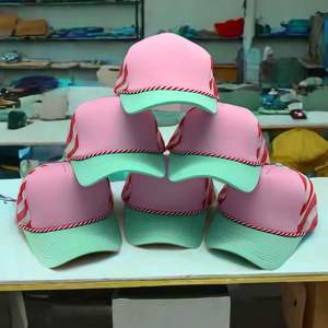Tùy Chỉnh Lưới Thiết Kế Logo Bán Buôn Chất Lượng Cao 5 Bảng Điều Chỉnh Kẻ Sọc Kẹo Mía Bọt Lưới Giáng Sinh Trucker Mũ Hat - Product Image 3