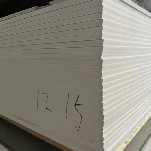 Feuille de plafond de panneau de mousse de PVC en plastique blanc de 4 * 8FT