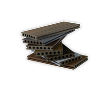 Plancher en bois composite recyclé anti-rayures et anti-UV avec fixation dissimulée pour piscine, maison de plage et projets de jardin - Offre Spéciale