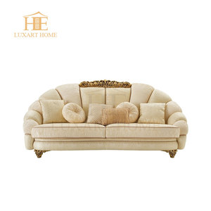 Set di Divani in Tessuto Beige di Lusso in Stile Classico Francese, Design Italiano, Divano Lungo in Legno per Casa di Lusso - Product Image 1