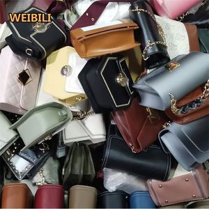 NUEVO WEIBILI 2023 Nueva marca Bolso de hombro Ropa usada Paquete mixto Precio al por mayor Bolsas usadas de <span class=keywords><strong>segunda</strong></span> <span class=keywords><strong>mano</strong></span> para mujeres - Product Image 2