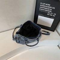 Nouveauté 2026 : Sac Boston en jean vintage grande capacité pour femme, bandoulière portable et tendance avec fermeture éclair