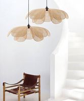 Lampe suspendue en rotin tissé à la main Wabi Sabi Asia, luminaire suspendu en osier naturel en forme de fleur, installation incluse