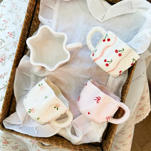 Ensemble de vaisselle en céramique ondulée à motif floral et nœud cerise, avec assiette et tasse étoilée rose, pour le petit-déjeuner, le thé de l'après-midi et la maison - Product Image 2