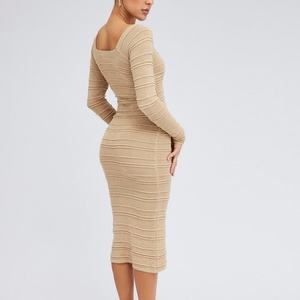 Nouvelle Robe Midi Moulante en Maille Côtelée Beige avec Découpes, Col Cœur Sexy, Manches Longues et Imprimé Rayé – Style Estival - Product Image 5