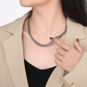 Collar cubano de acero inoxidable estilo Hip-Hop de moda americana europea con accesorios de cadena pulida de diamantes para hombres y mujeres - Product Image 3