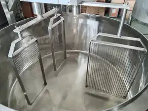 Machine de fabrication de fromage en bac à fromage Plc Control Equipement de transformation du fromage