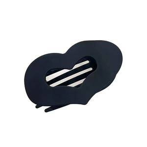 กิ๊บติดผมพลาสติกรูปหัวใจ ZOYU สีด้านลายเสือดาว กิ๊บหนีบผมทรงฉลาม ขนาด 9.5 ซม. กิ๊บหนีบผมแบบแบนสำหรับผู้หญิง - Product Image 4