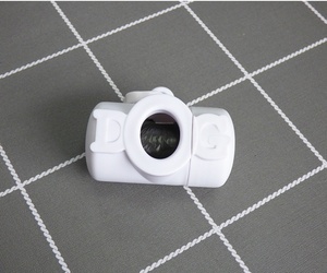 Distributeur de sacs à déjections pour animaux de compagnie en forme d'os, portable, pour l'extérieur, en plastique, pour chiens et chats - Product Image 3