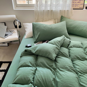 Set di Biancheria da Letto in Seta 100% Ecologica Stile Japandi di Alta Qualità, 4 Pezzi con Lenzuolo con Angoli, Copripiumino e Federe - Product Image 2