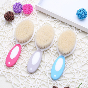 Cepillo para el Cabello de Bebé con Cerdas Suaves de Pelo de Cabra - Ideal para la Caspa del Recién Nacido - Para Recién Nacidos y Niños Pequeños - Product Image 4