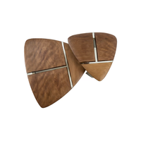 Ensemble de table basse triangulaire de style moderne avec plateau en bois et base en acier inoxydable pour salon