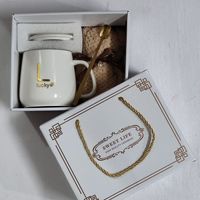 Coffret Cadeau Tasse en Céramique Personnalisable avec Logo, Cuillère à Soupe, Serviette et Peluche Ours – Promotion Cadeau de Fêtes