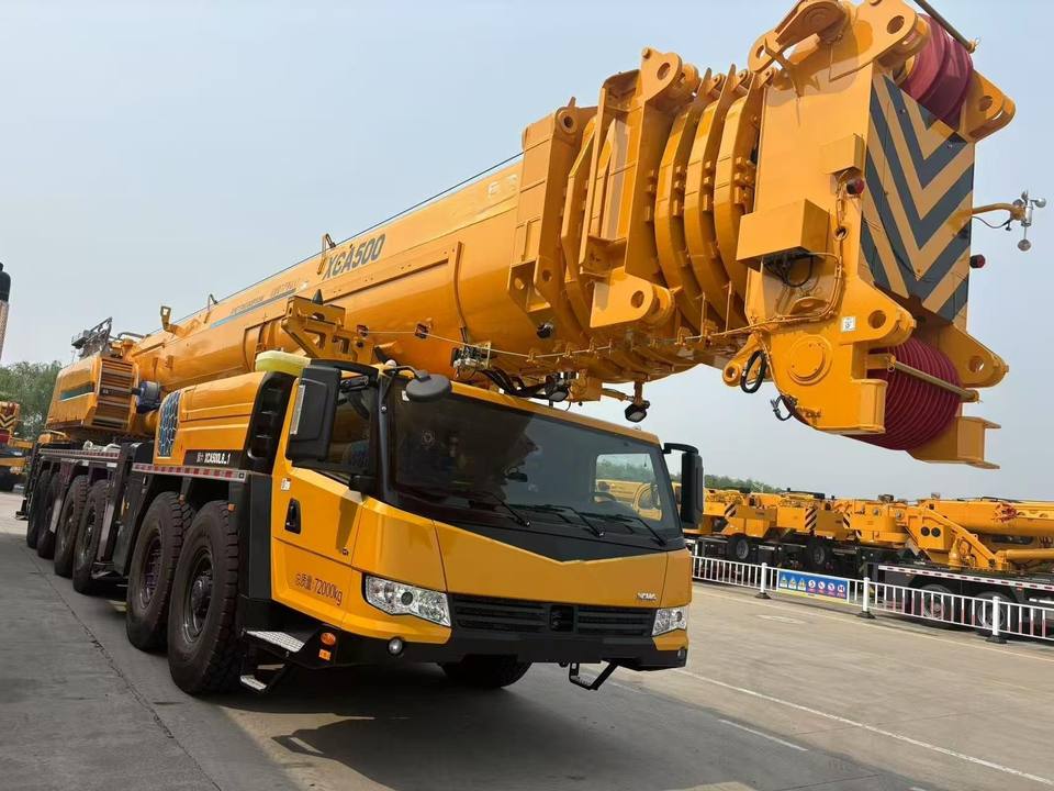 XCA500 500 Ton All Terrain Crane 10 m Outrigger Span High Stability ...