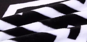 Manta de Felpa Coral con Patrón Geométrico Estilo Americano <span class=keywords><strong>Victoria</strong></span>'s <span class=keywords><strong>Secret</strong></span>, Hecha en China - Product Image 6