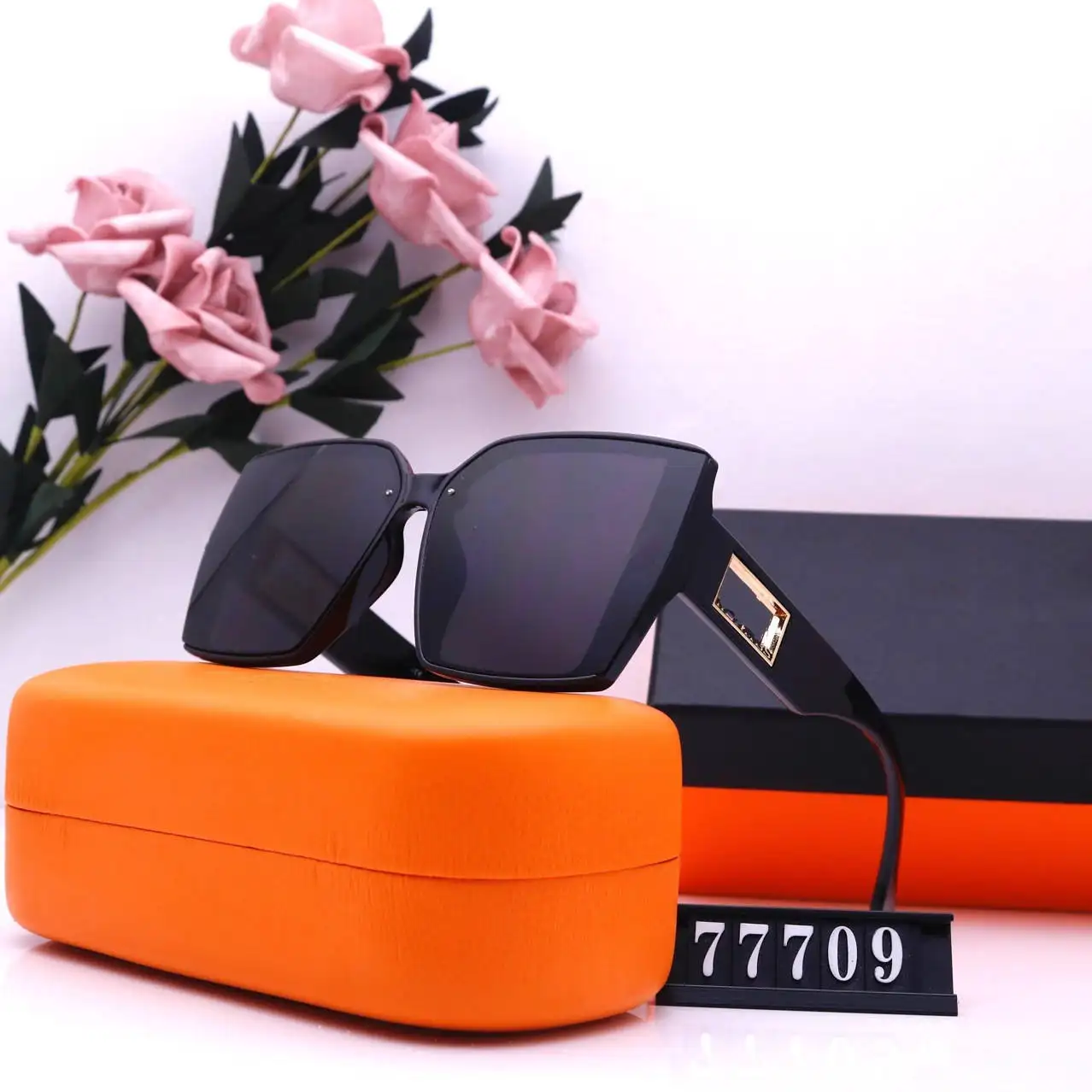 Manufacturers Sell Weekly Specials Designer Sunglasses Famous Brands For Men And Women Luxury Brand Sunglasses trade Price