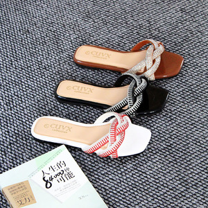 Sandales et pantoufles pour femmes, légères, respirantes, à paillettes, décontractées, tendance, pour l'été, vente en gros - Product Image 1