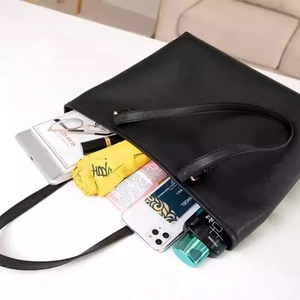 Custom Hand Bags for Women New Fashion Girls Leather Bag High Quality Large Capacity Women's Tote Bags Factory Wholesale - Product Image 3