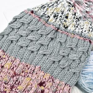 Women Thickened Plush <b>Fleece</b> Lined Wide Knitted <b>Beanie</b> Pom Pom Fur Balls Color Blocking Design Polyester/Cotton Fabric for - Product Image 2