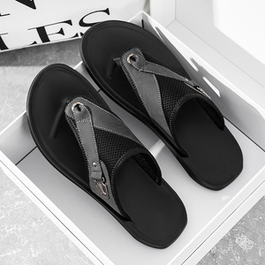 รองเท้าแตะผู้หญิงขายส่ง ระบายอากาศได้ดี แบบสวมเปิดนิ้วเท้า แฟชั่นยุโรป-อเมริกา สำหรับฤดูร้อน กันลื่น ใส่สบายๆ สำหรับกิจกรรมกลางแจ้ง สีพื้น - Product Image 3