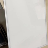 Plaques de guidage lumineux ultra-minces en acrylique gravées au laser et boîtes lumineuses LED avec CRI>80 et intensité réglable