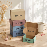 Boîtes pliables en carton ondulé kraft vert, noir, violet, rose, bleu pour vêtements, avec logo personnalisé en relief, cadre photo recyclé coloré