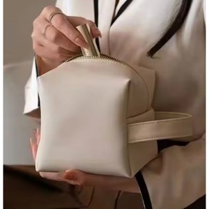 Échantillon gratuit de trousse de maquillage miniature imperméable, personnalisée, professionnelle, petite, portable, de voyage, en PU polyester. - Product Image 4