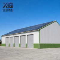Hangar de stockage de matériel agricole en structure métallique préfabriquée avec toit solaire pour la protection des cultures - Bâtiment métallique pour l'agrotechnologie