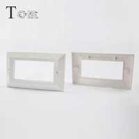 Placa frontal para cableado de red, TOM-FP-UK-05, 147x86mm, 4 puertos, tipo UK