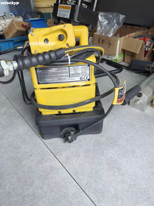 Pompe hydraulique électrique ENERPAC PUJ1200E pour vérification des vérins à simple effet, 220V, protection IP65, précision 1%, garantie 1 an - Product Image 2