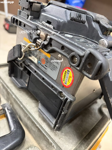 Fujikura 60S <b>Optical</b> Fiber Welding Machine - Product Image 2