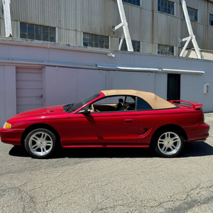 Recién Llegado, Ford Mustang GT Convertible Usado de 1998, 16 mil Millas, Automático, Turbo V8, Asientos de Cuero - Product Image 1