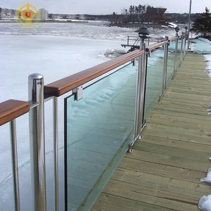 Balustrade moderne <span class=keywords><strong>en</strong></span> <span class=keywords><strong>acier</strong></span> <span class=keywords><strong>inoxydable</strong></span> et <span class=keywords><strong>acier</strong></span> au carbone avec verre trempé résistant à l'eau pour villa, avec caches-embouts - Product Image 1