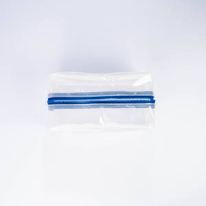 Bolsa de cosméticos de viaje Premium PVC transparente impermeable con cierre de cremallera de logotipo personalizado Material de PC de estilo informal - Product Image 6