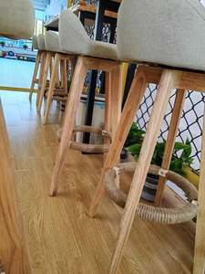 Tabouret de bar pivotant moderne en bois de luxe nordique antique pour hôtel et utilisation commerciale - Product Image 5