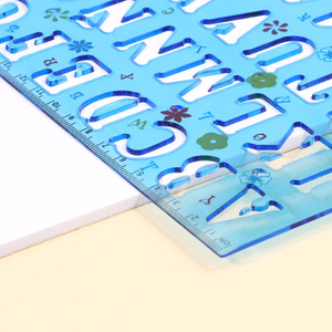 Règle à <span class=keywords><strong>dessin</strong></span> avec 2 gabarits <span class=keywords><strong>de</strong></span> lettres en plastique transparent et robuste Foska, avec 1 sachet OPP pour les étudiants, les artistes et les designers - Product Image 5
