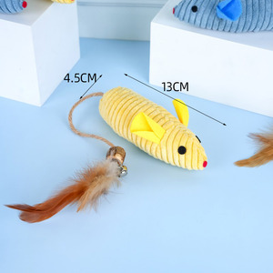 Ingrosso Topo Giocattolo Interattivo per Gatti con Erba Gatta, in Legno, con Piuma e Peluche, <span class=keywords><strong>2</strong></span> Colori - Product Image 3