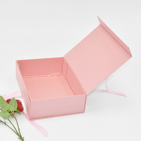 Emballage plat de luxe pliant carton papier rose boîte ruban fermetures en forme de livre emballage pliable coffrets cadeaux avec couvercle magnétique