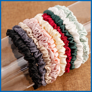 Prix de gros OEM 19 momme 100% Soie de mûrier Scrunchie fait main 1cm Élastique à <span class=keywords><strong>cheveux</strong></span> en soie élégant et simple Attache-<span class=keywords><strong>cheveux</strong></span> en soie - Product Image 1