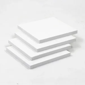 PVC Celuka 4 'x 8' 3mm épaisseur 0.5g/cm3 densité panneau de mousse pvc blanc pour l'impression publicitaire uv