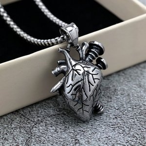 Yunnique-collar con colgante de corazón de acero inoxidable para hombre, joyería gótica Punk, regalo para combinar con ropa - Product Image 1